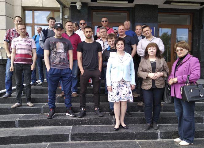 Новини Житомира - фото з Кому – війна, кому – мати рідна: під Житомиром знищують бронетанковий завод Кому – війна, кому – мати рідна: під Житомиром знищують бронетанковий завод, фото №4 на сайті 20minut.ua