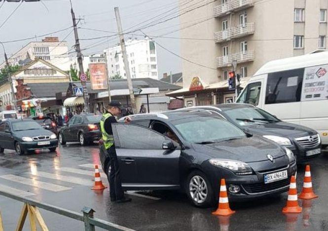 Новини Хмельницького - фото з Біля Юності “Renault” збив людину Біля Юності “Renault” збив людину, фото №3 на сайті vsim.ua
