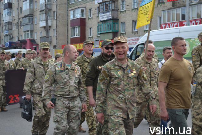 Центром Хмельницького пройшов Марш Героїв (ФОТО, ВІДЕО), фото №13 на сайті vsim.ua