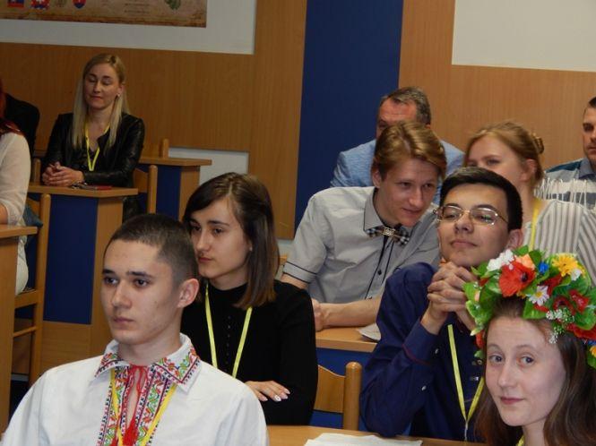 На Міжнародному конкурсі з географії єврокраїн наші студенти увійшли в п'ятірку лідерів, фото №1 на сайті 20minut.ua