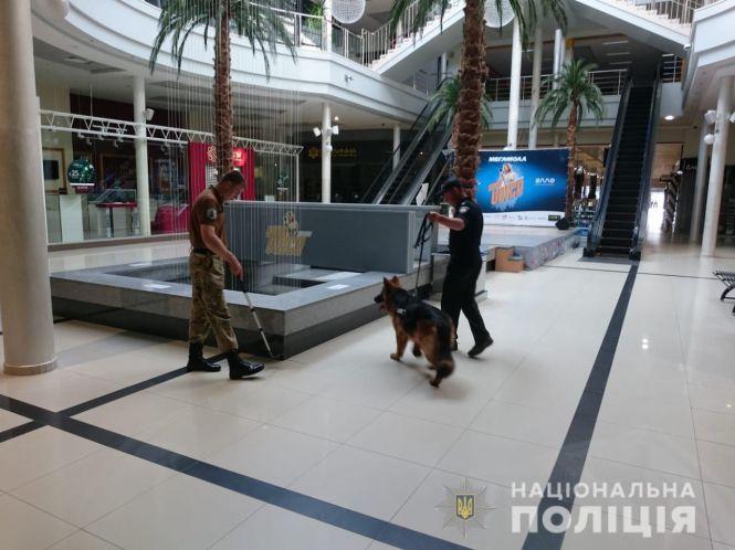 У Вінниці «замінували» університети та торговельний центр. Що відомо?, фото №3 на сайті 20minut.ua