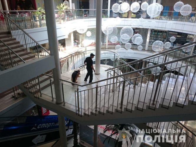 У Вінниці «замінували» університети та торговельний центр. Що відомо?, фото №2 на сайті 20minut.ua