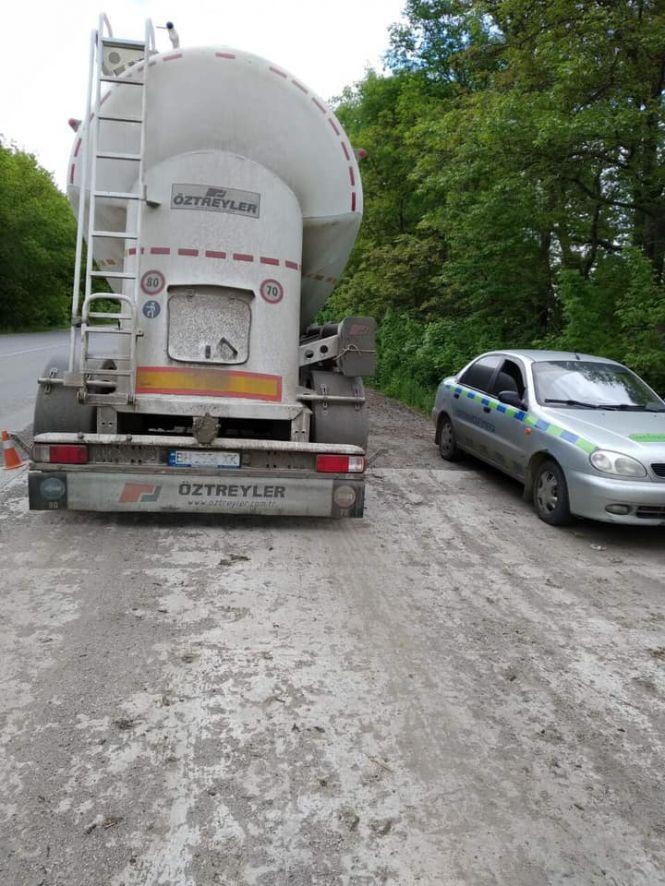 На Хмельниччині водія вантажівки оштрафували на понад 3 тисячі євро за "перегруз", фото №1 на сайті vsim.ua