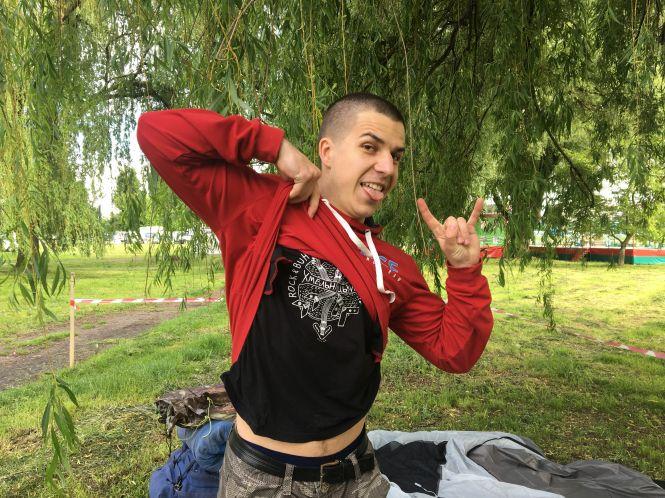 Новини Хмельницького - фото з “Запаслись алкоголем і драйвом”: хто і як живе у наметовому містечку Rock&Buh “Запаслись алкоголем і драйвом”: хто і як живе у наметовому містечку Rock&Buh, фото №5 на сайті vsim.ua