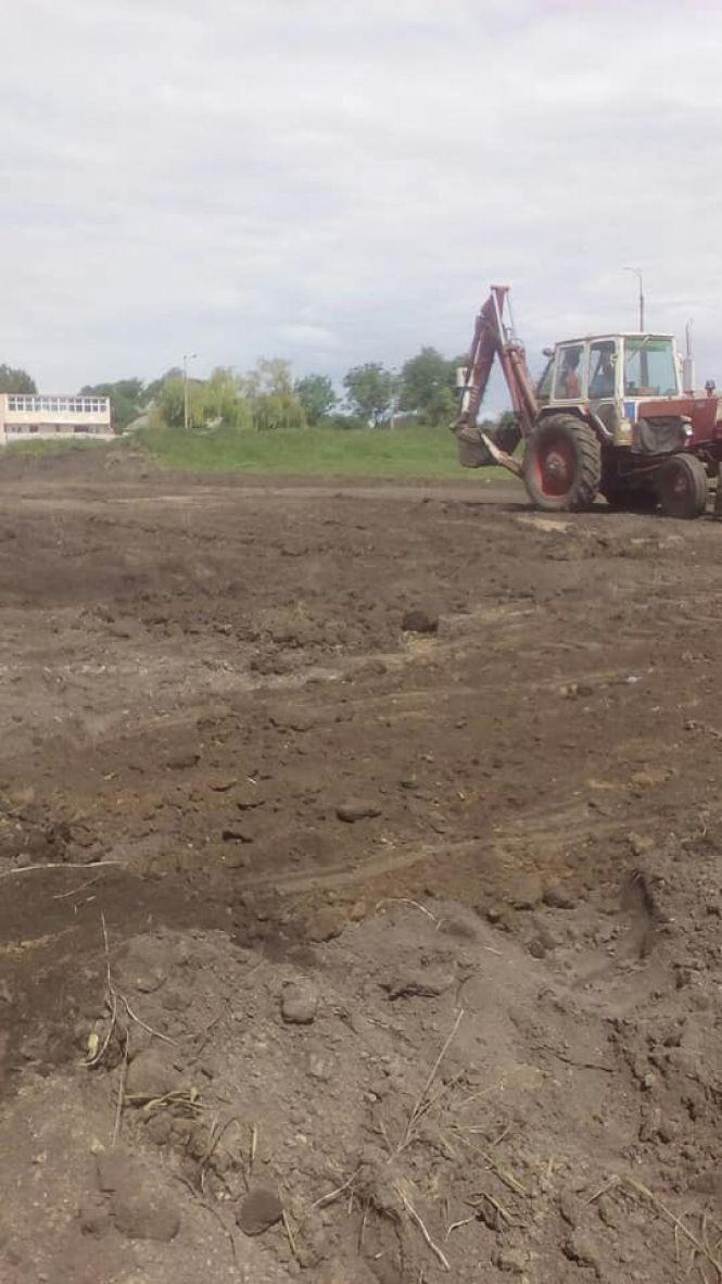 У Махнівці будують майданчик зі штучним покриттям для ігрових видів спорту, фото №3 на сайті 20minut.ua