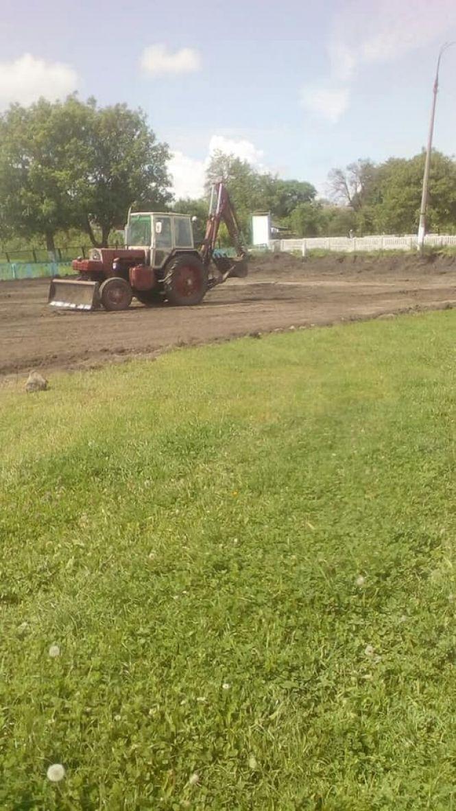 У Махнівці будують майданчик зі штучним покриттям для ігрових видів спорту, фото №1 на сайті 20minut.ua