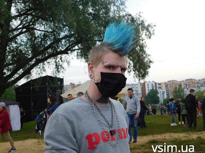 У Хмельницькому на «Rock&Buh» тусили єдинороги, пінгвінчик та рокери з кольоровими ірокезами, фото №3 на сайті vsim.ua