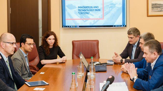 Новини Вінниці - фото з Американці з Oracle приїдуть на відкриття технопарку «Кристал» у Вінниці Американці з Oracle приїдуть на відкриття технопарку «Кристал» у Вінниці, фото №1 на сайті 20minut.ua