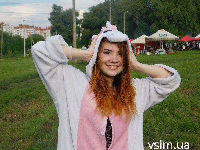 У Хмельницькому на «Rock&Buh» тусили єдинороги, пінгвінчик та рокери з кольоровими ірокезами, фото №2 на сайті vsim.ua