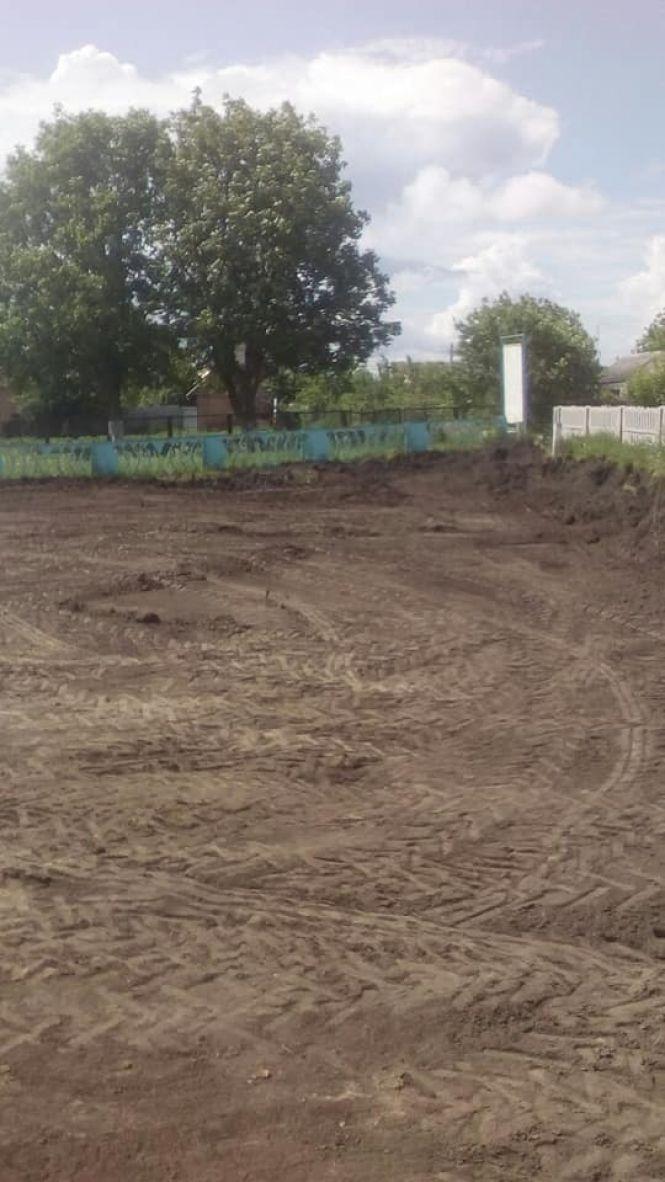 У Махнівці будують майданчик зі штучним покриттям для ігрових видів спорту, фото №2 на сайті 20minut.ua