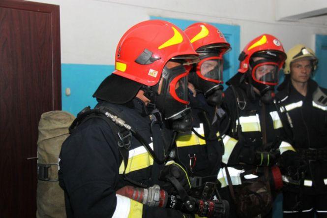 Новини Вінниці - фото з Евакуювали мешканців: на Київській «гасили пожежу» у 16-поверхівці Евакуювали мешканців: на Київській «гасили пожежу» у 16-поверхівці, фото №13 на сайті 20minut.ua