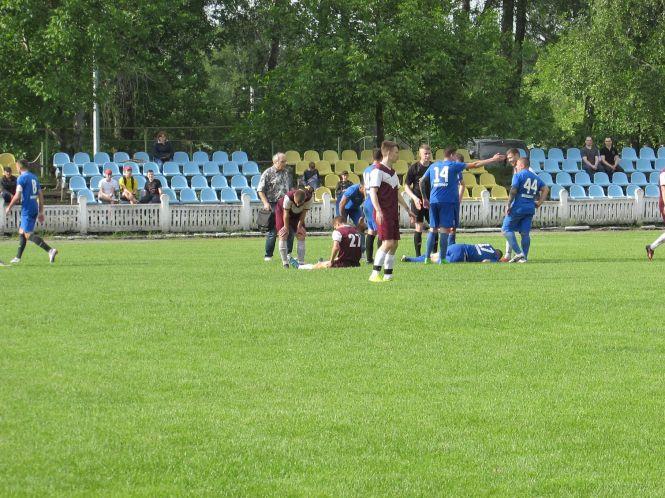 Новини Козятина - фото з Футболісти боролись з суперником і мокрим полем Футболісти боролись з суперником і мокрим полем, фото №3 на сайті 20minut.ua