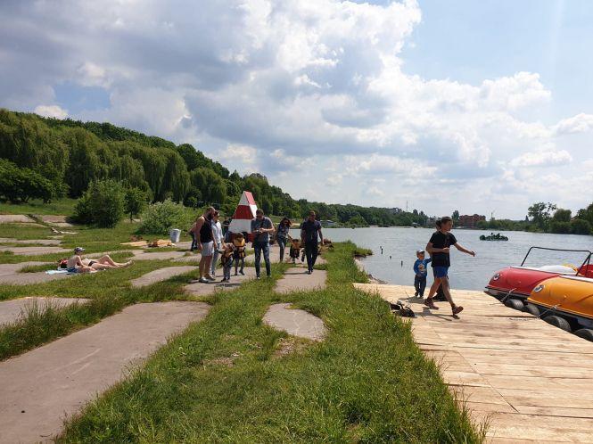 На Вишенському озері з'явився прокат катамаранів. Яка вартість розваги?, фото №1 на сайті 20minut.ua