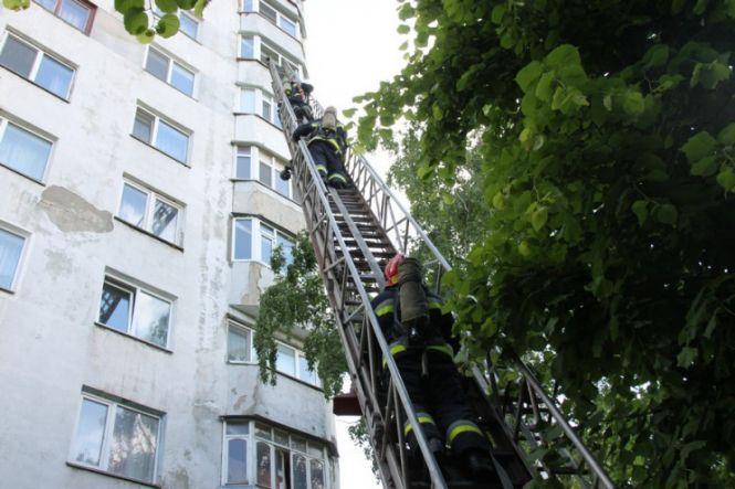 Новини Вінниці - фото з Евакуювали мешканців: на Київській «гасили пожежу» у 16-поверхівці Евакуювали мешканців: на Київській «гасили пожежу» у 16-поверхівці, фото №1 на сайті 20minut.ua