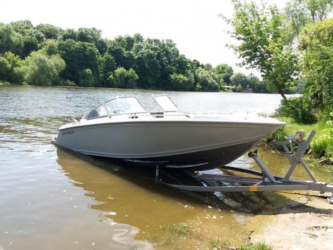 Новини Вінниці - фото з У Вінниці на Південному Бузі спустили патрульний катер. Кого ловитимуть? У Вінниці на Південному Бузі спустили патрульний катер. Кого ловитимуть?, фото №1 на сайті 20minut.ua