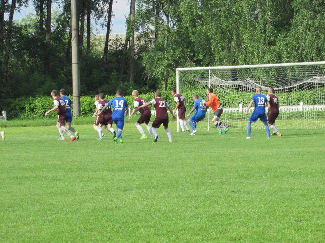 Новини Козятина - фото з Футболісти боролись з суперником і мокрим полем Футболісти боролись з суперником і мокрим полем, фото №1 на сайті 20minut.ua