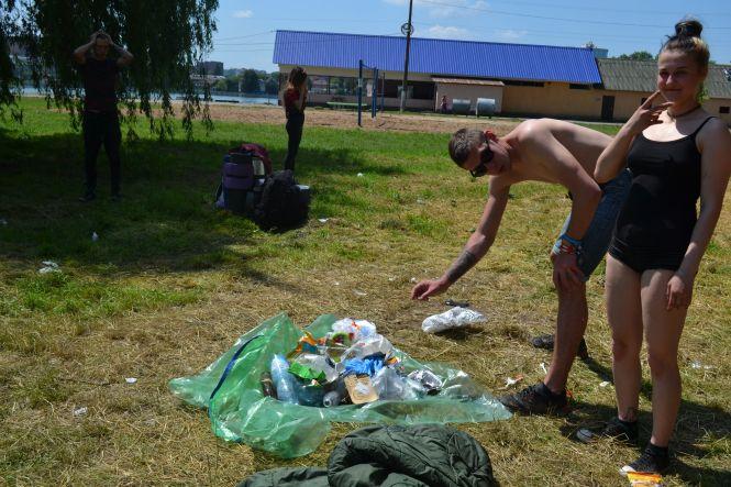 Новини Хмельницького - фото з Наслідки Rock&Buh: як виглядає Молодіжний парк після фестивалю (ФОТО) Наслідки Rock&Buh: як виглядає Молодіжний парк після фестивалю (ФОТО), фото №10 на сайті vsim.ua