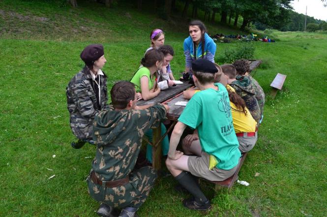 Новини Хмельницького - фото з Хмельницькі мандрівники рушають у похід. Куди та коли Ðа данном изобÑажении Ð¼Ð¾Ð¶ÐµÑ Ð½Ð°Ñ
одиÑÑÑÑ: 2 Ñеловека, Ñебенок и на ÑлиÑе
