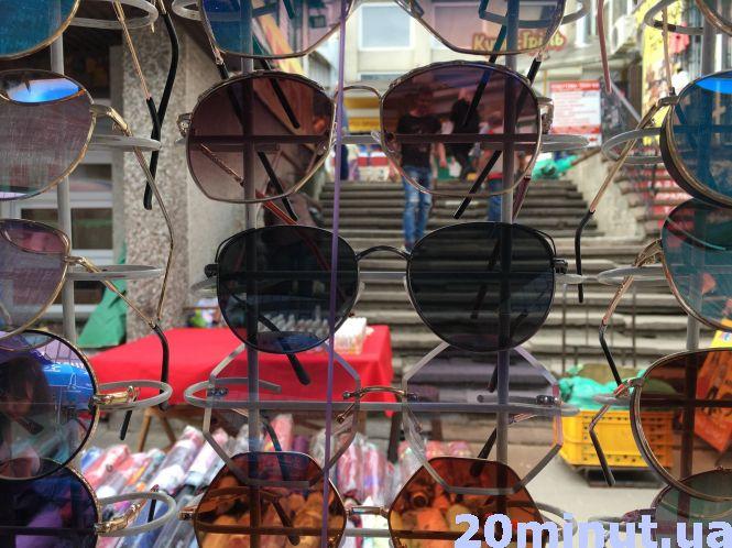 Обираємо сонцезахисні окуляри: скільки вони коштують на тернопільському ринку, фото №4 на сайті 20minut.ua