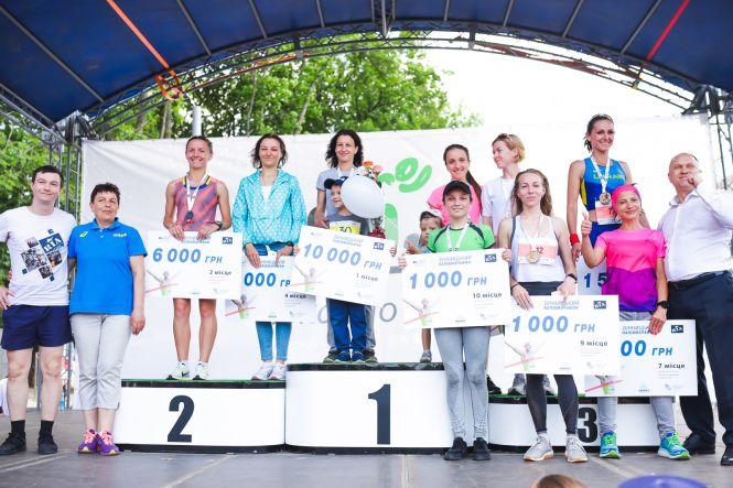 Новини Вінниці - фото з Три тисячі переможців. Спортсмени від 3 до 77 років бігали Вінницею Три тисячі переможців. Спортсмени від 3 до 77 років бігали Вінницею, фото №5 на сайті 20minut.ua