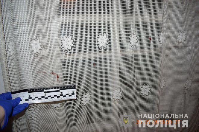 Новини Вінниці - фото з Криваве застілля: в Немирові чоловік приревнував та забив свого чаркувальника Криваве застілля: в Немирові чоловік приревнував та забив свого чаркувальника, фото №2 на сайті 20minut.ua