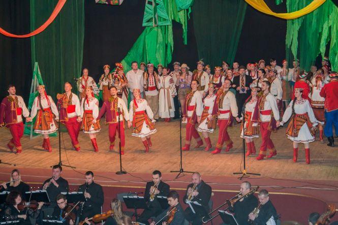 Новини Вінниці - фото з Унікальні гуцульські костюми і справжнє народне весілля! «Гуцулка Ксеня» на OPERAFEST неабияк здивує! Унікальні гуцульські костюми і справжнє народне весілля! «Гуцулка Ксеня» на OPERAFEST неабияк здивує!, фото №4 на сайті 20minut.ua