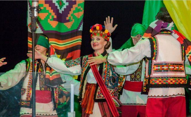 Новини Вінниці - фото з Унікальні гуцульські костюми і справжнє народне весілля! «Гуцулка Ксеня» на OPERAFEST неабияк здивує! Унікальні гуцульські костюми і справжнє народне весілля! «Гуцулка Ксеня» на OPERAFEST неабияк здивує!, фото №6 на сайті 20minut.ua