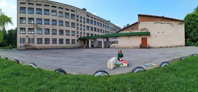Жителька Тернопільщини створила з паперу точну копію місцевої школи, фото №4 на сайті 20minut.ua