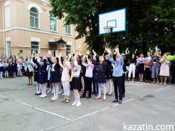 Новини Козятина - фото з На останньому дзвонику у школі № 2 знімали кіно На останньому дзвонику у школі № 2 знімали кіно, фото №5 на сайті 20minut.ua