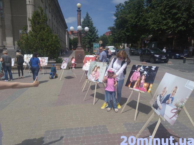 Ігри, аніматори та виставки: на Театральній площі святкують День захисту дітей, фото №4 на сайті 20minut.ua