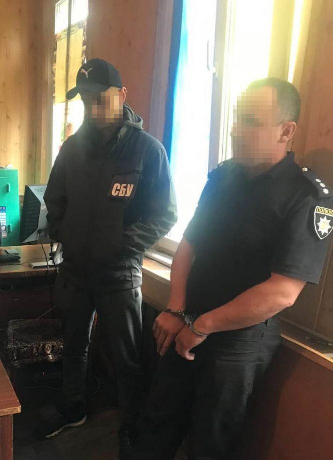 Новини Житомира - фото з На Житомирщині СБУ викрила на хабарах двох поліцейських На Житомирщині СБУ викрила на хабарах двох поліцейських, фото №3 на сайті 20minut.ua