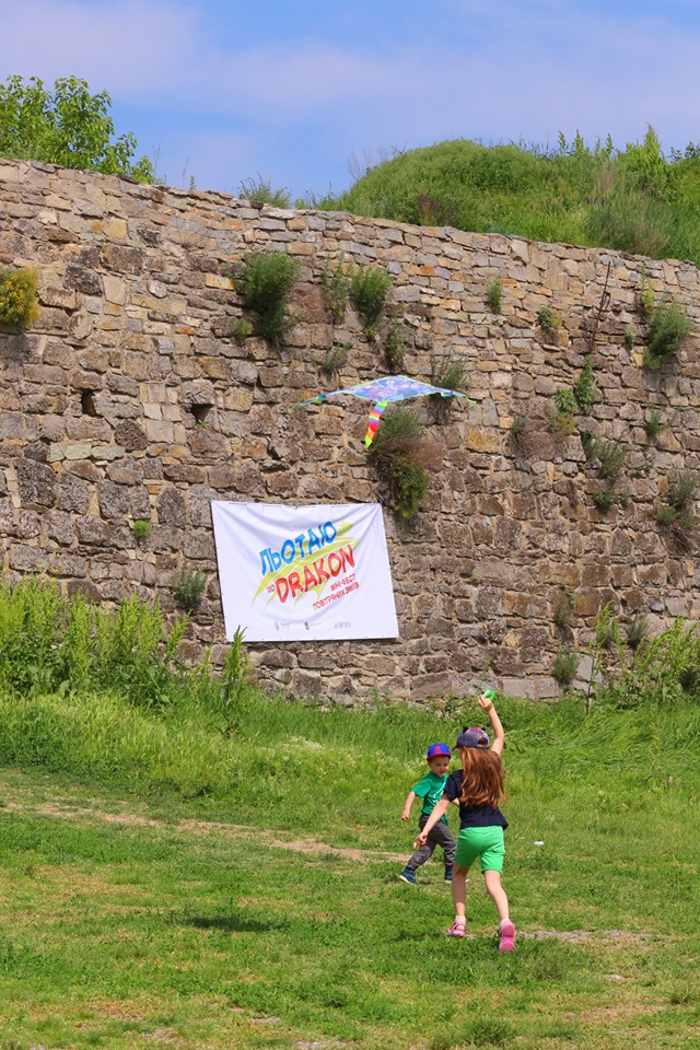 Новини Кам'янця-Подільського - фото з Над Кам'янцем літали змії (ФОТО) Над Кам'янцем літали змії (ФОТО), фото №9 на сайті 20minut.ua