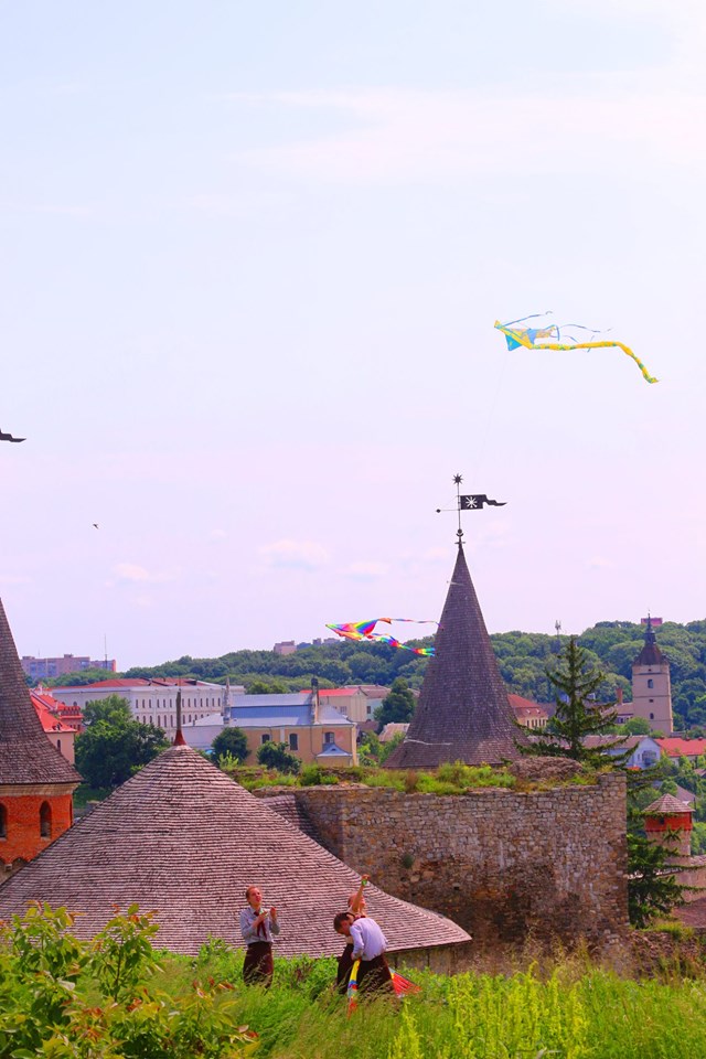 Новини Кам'янця-Подільського - фото з Над Кам'янцем літали змії (ФОТО) Над Кам'янцем літали змії (ФОТО), фото №7 на сайті 20minut.ua