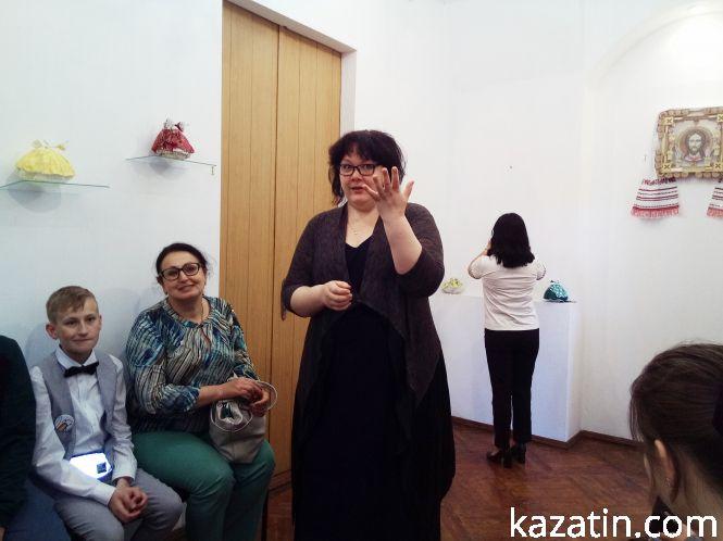 Двадцять одну паперову красуню представили на виставці, фото №1 на сайті 20minut.ua