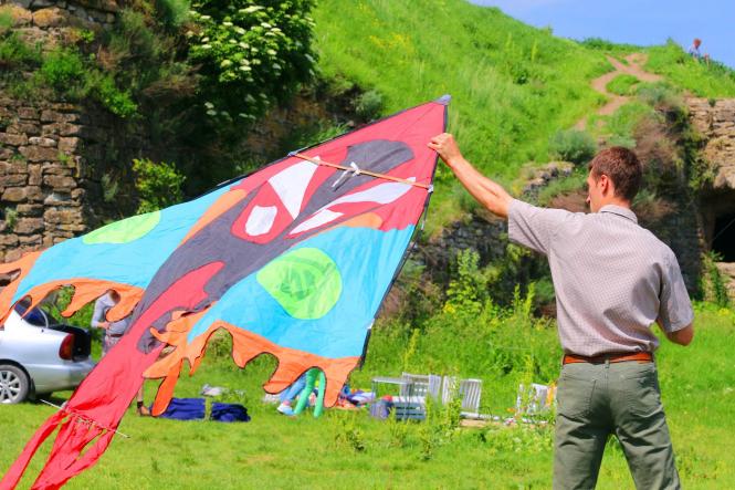 Новини Кам'янця-Подільського - фото з Над Кам'янцем літали змії (ФОТО) Над Кам'янцем літали змії (ФОТО), фото №4 на сайті 20minut.ua