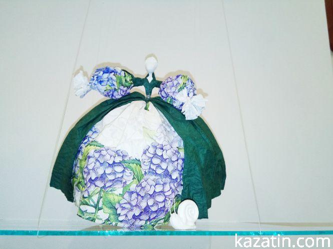 Двадцять одну паперову красуню представили на виставці, фото №3 на сайті 20minut.ua