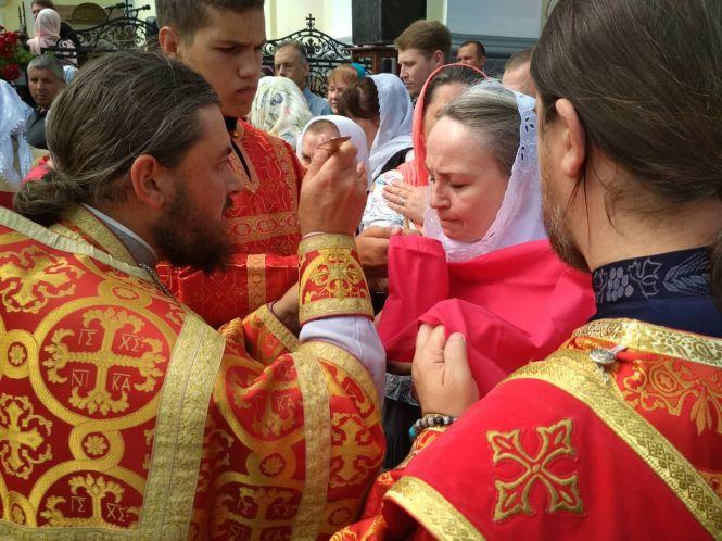 Новини Вінниці - фото з Біля Собору зібрались віряни МП. Що там відбувається? (Репортаж) Біля Собору зібрались віряни МП. Що там відбувається? (Репортаж), фото №4 на сайті 20minut.ua