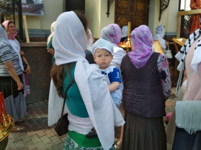 Новини Вінниці - фото з Біля Собору зібрались віряни МП. Що там відбувається? (Репортаж) Біля Собору зібрались віряни МП. Що там відбувається? (Репортаж), фото №7 на сайті 20minut.ua
