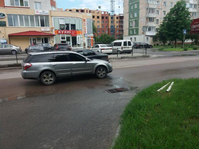 Ми перевірили: яму, що була посеред Київської, закрили, фото №1 на сайті 20minut.ua
