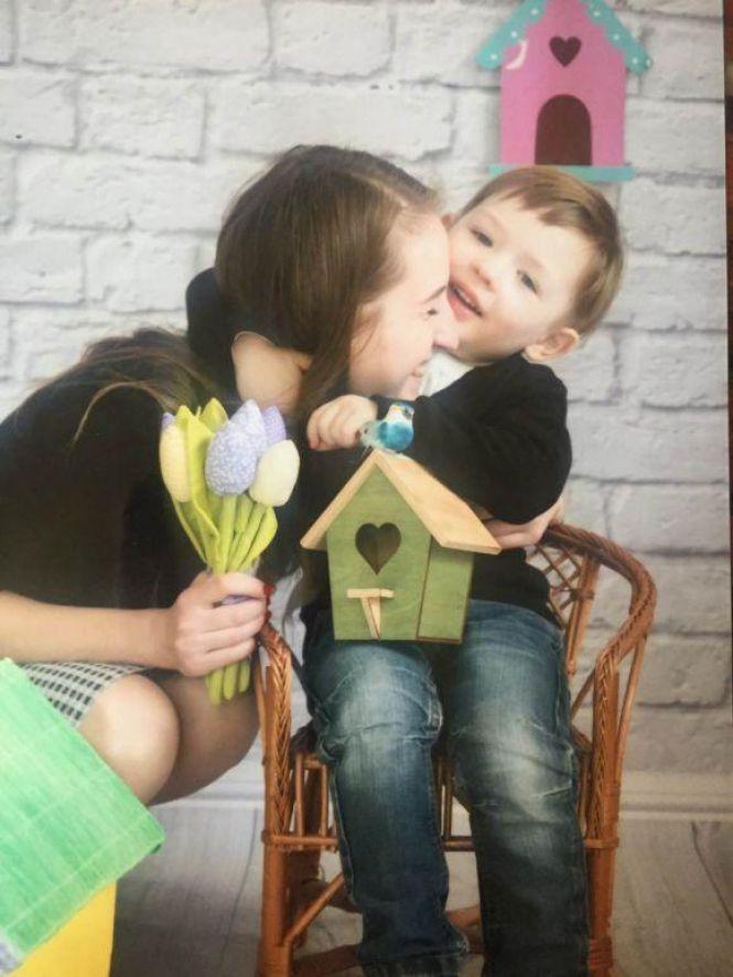 "Вже рік синочка немає з нами, винних не покарали": мати трирічного Артемка, який помер від менінгіту, фото №1 на сайті 20minut.ua
