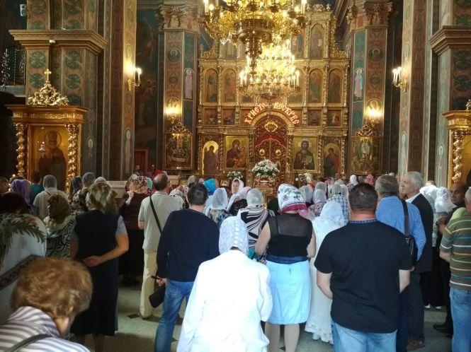 Новини Вінниці - фото з Біля Собору зібрались віряни МП. Що там відбувається? (Репортаж) Біля Собору зібрались віряни МП. Що там відбувається? (Репортаж), фото №8 на сайті 20minut.ua