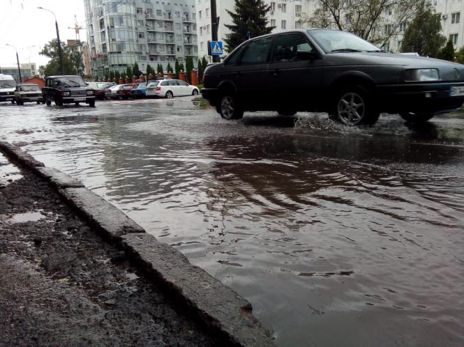 Зарічанську знову затопило. Чому і коли вирішать проблему, фото №2 на сайті vsim.ua