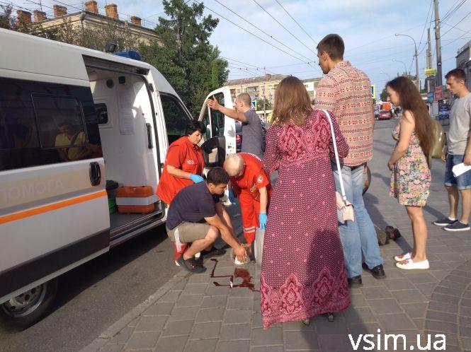 Хмельничани  Віктор та Валентин рятували непритомного чоловіка поки у “швидкої” не було машин, фото №8 на сайті vsim.ua