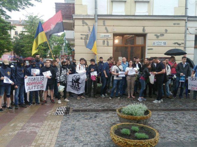 Новини Тернополя - фото з "Йому було 5, а скільки "дадуть" вбивцям?": тернопільські активісти про смерть Кирила Тлявова "Йому було 5, а скільки "дадуть" вбивцям?": тернопільські активісти про смерть Кирила Тлявова, фото №1 на сайті 20minut.ua