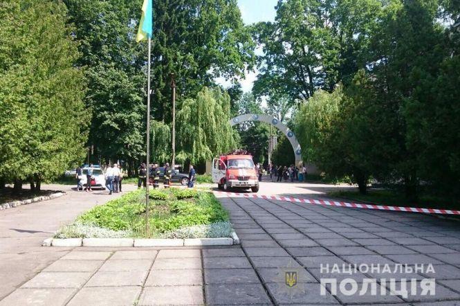 Новини Вінниці - фото з Чергове замінування. Евакуювали студентів з двох університетів (ОНОВЛЕНО) Чергове замінування. Евакуювали студентів з двох університетів (ОНОВЛЕНО), фото №2 на сайті 20minut.ua