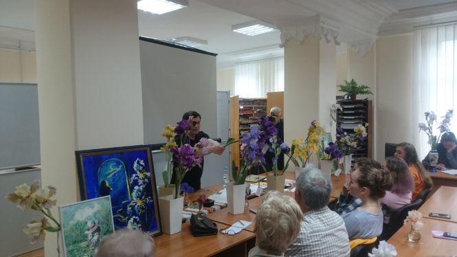 Новини Тернополя - фото з Як обласна універсальна наукова бібліотека перетворилась на оранжерею Як обласна універсальна наукова бібліотека перетворилась на оранжерею, фото №14 на сайті 20minut.ua