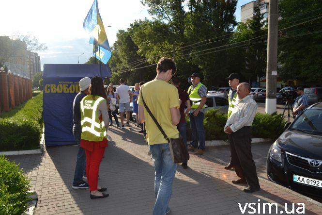 Новини Хмельницького - фото з Іграшки, димові шашки та вибачення від поліції: у Хмельницькому пройшла акція «Безкарність вбиває» (ФОТО, ВІДЕО) Іграшки, димові шашки та вибачення від поліції: у Хмельницькому пройшла акція «Безкарність вбиває» (ФОТО, ВІДЕО), фото №4 на сайті vsim.ua