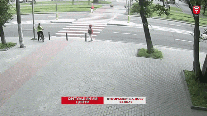 З'явилося відео ДТП, де «швидка» збила 14-річну велосипедистку, фото №1 на сайті 20minut.ua