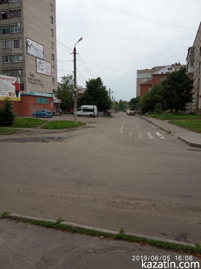 Козятин сьогодні: територія поблизу райлікарні, фото №1 на сайті 20minut.ua