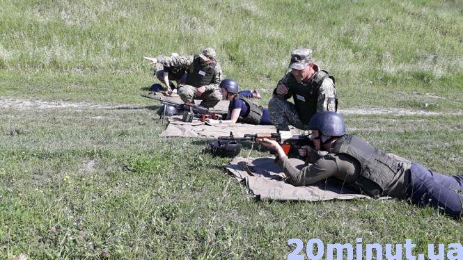 Новини Тернополя - фото з «Страх, паніка, адреналін»: як журналістка тікала від «вибухів» і вперше стріляла з бойової зброї «Страх, паніка, адреналін»: як журналістка тікала від «вибухів» і вперше стріляла з бойової зброї, фото №5 на сайті 20minut.ua